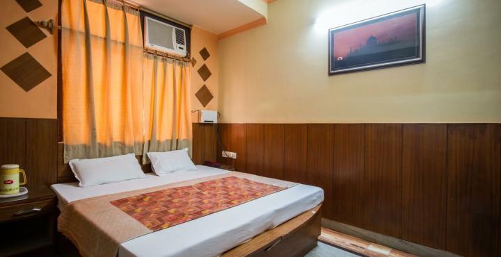 Fabexpress Alpine Hotel Agra  Exterior photo