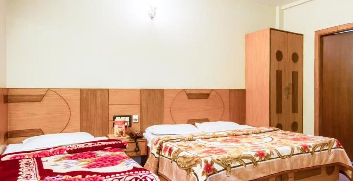 Fabexpress Alpine Hotel Agra  Exterior photo