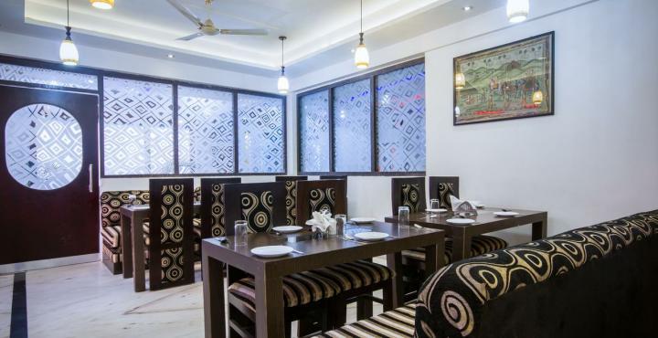 Fabexpress Alpine Hotel Agra  Exterior photo