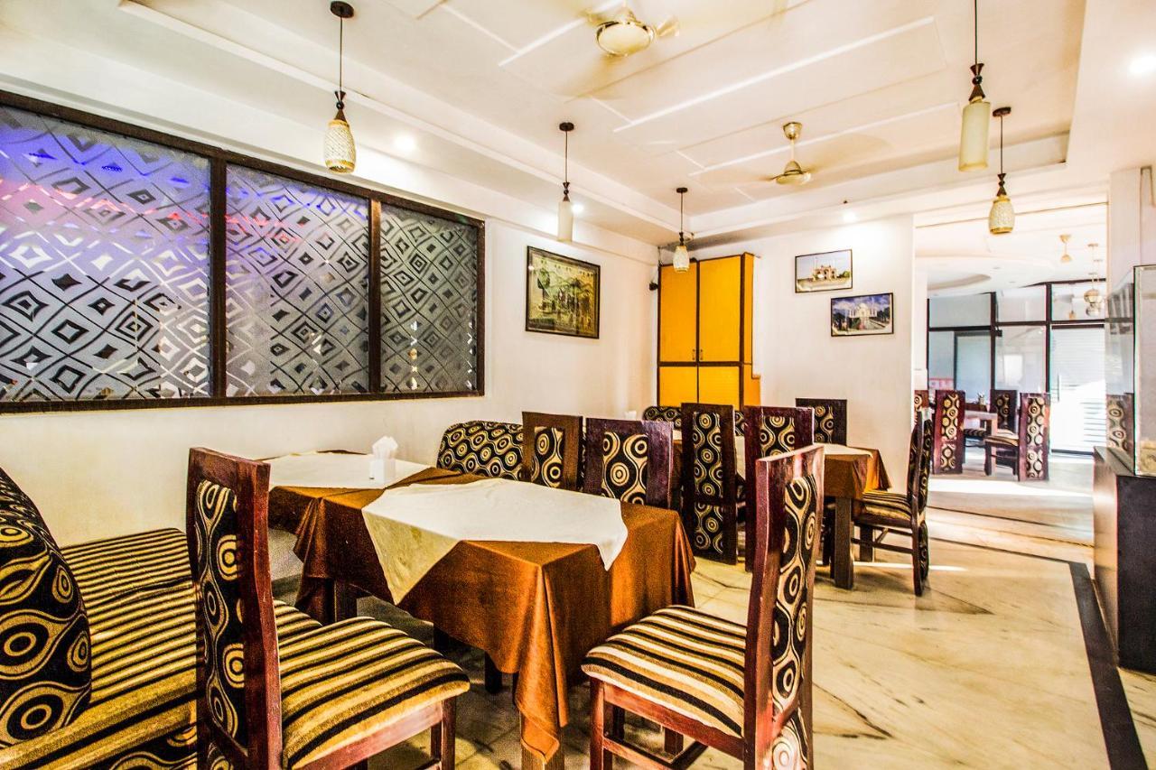 Fabexpress Alpine Hotel Agra  Exterior photo