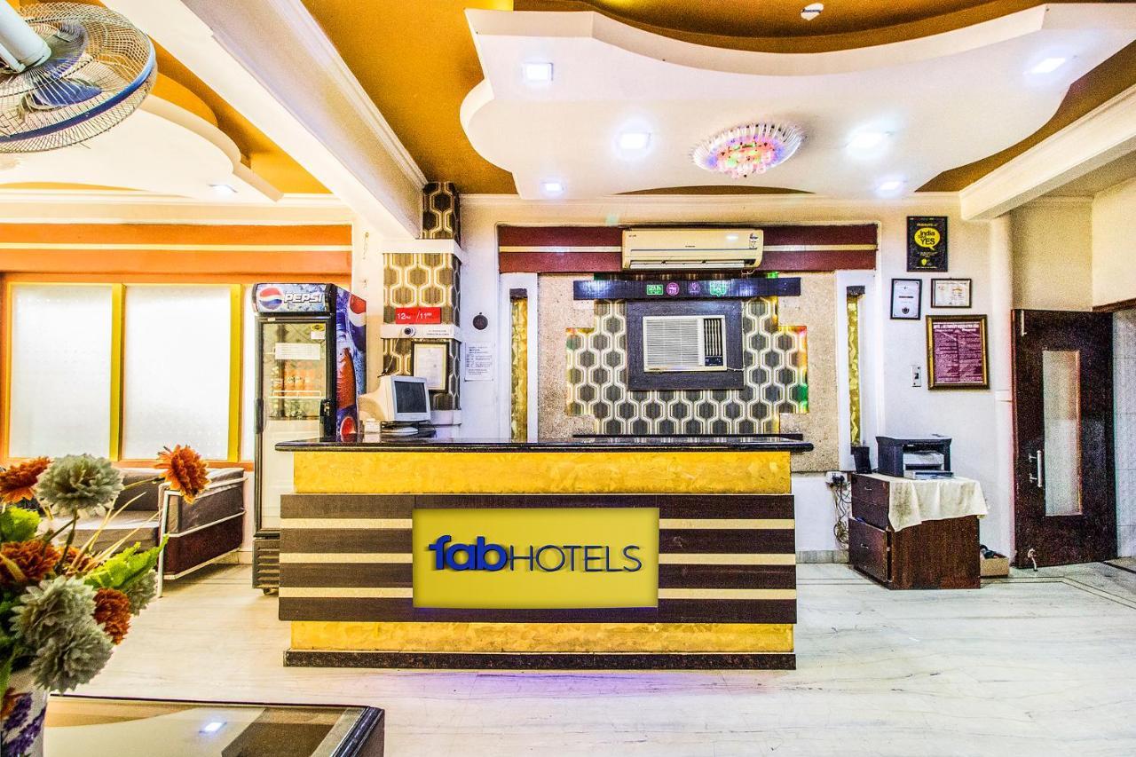 Fabexpress Alpine Hotel Agra  Exterior photo